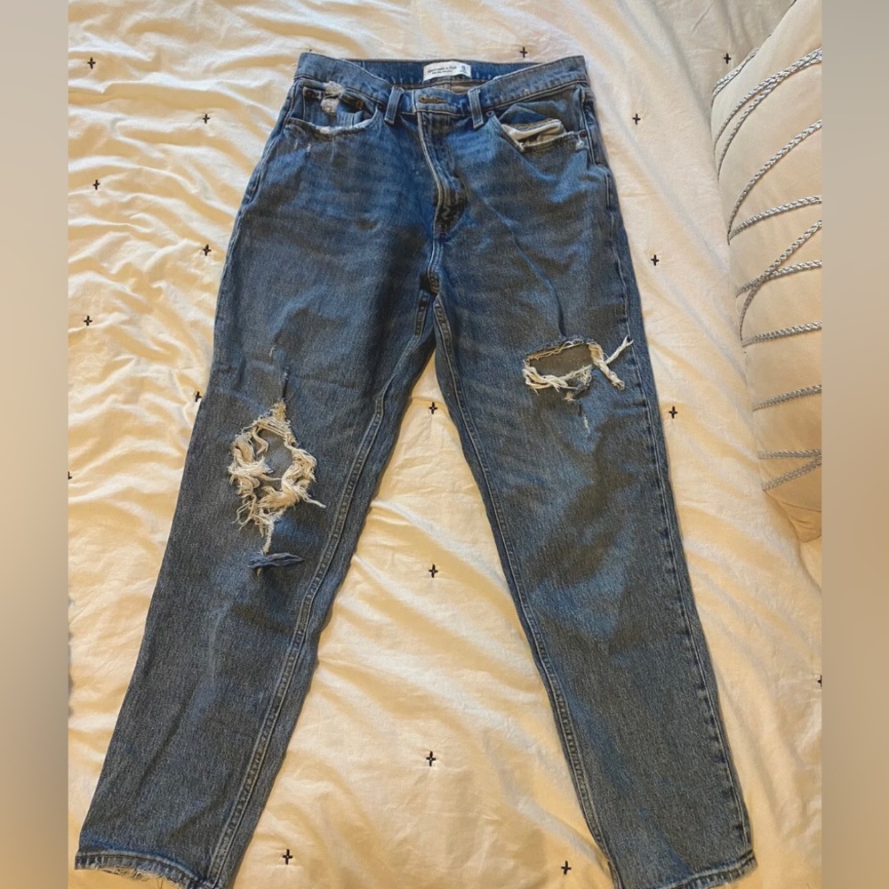 Abercrombie & Fitch High Rise Mom Jeans. Distressed Medium wash. Size 10 long